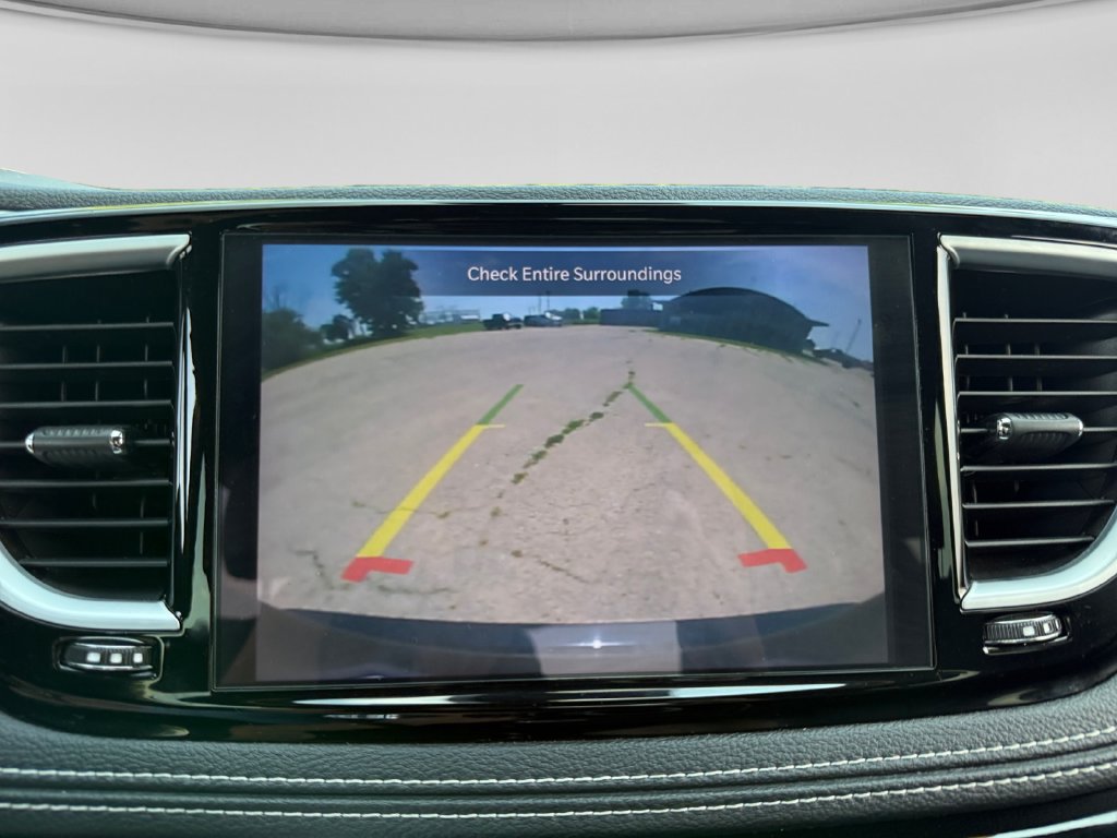 Used 2025 Chrysler Pacifica Limited FWD image 27