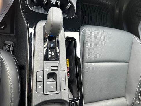 Used 2023 Toyota Prius LE image 18