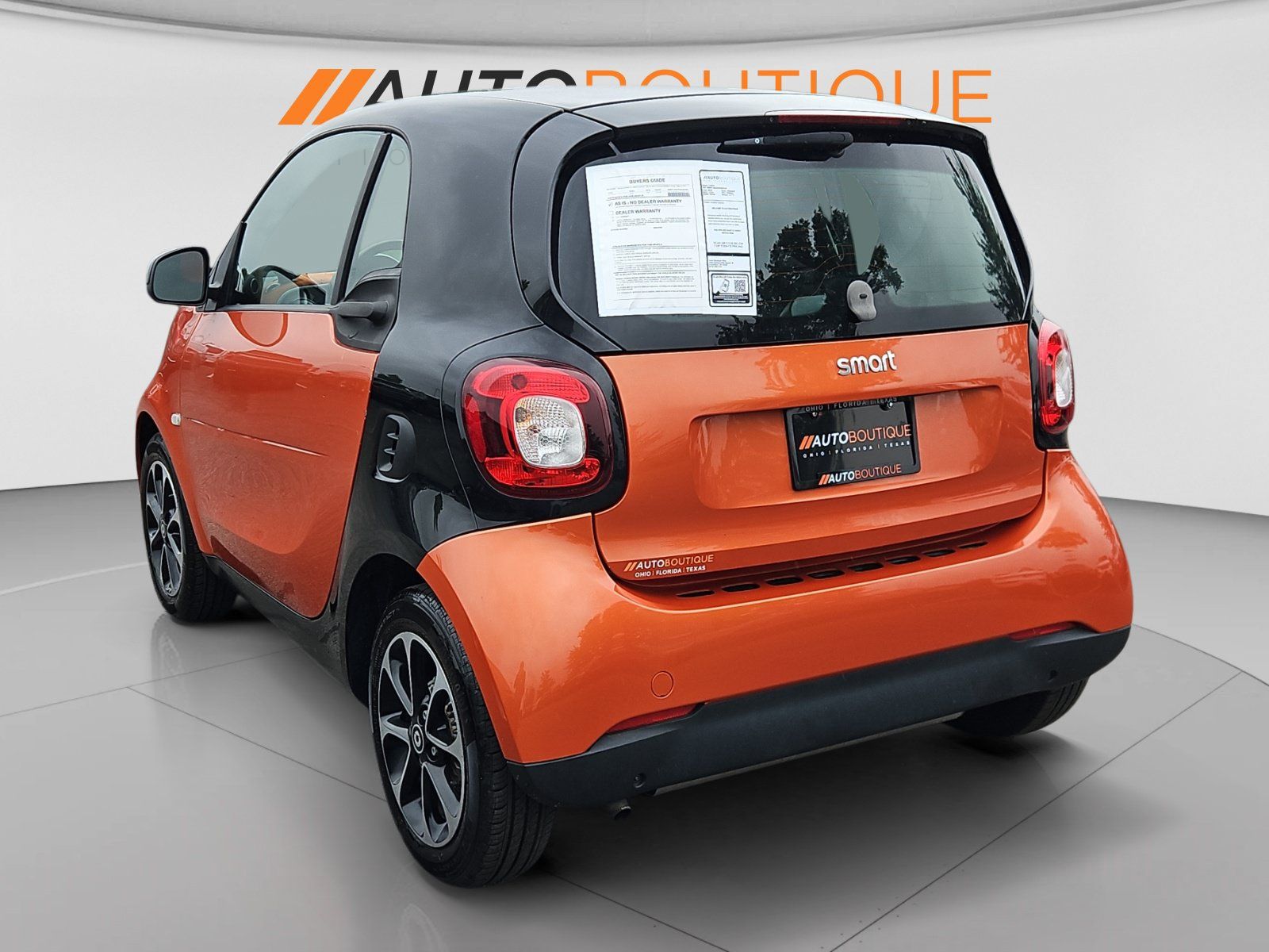 Used 2016 smart fortwo passion RWD image 3