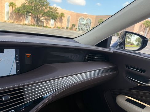 Used 2018 Lexus LS 500h AWD w/ Interior Upgrade Package image 37