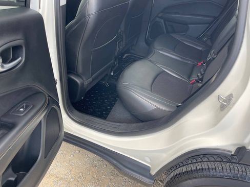 Used 2019 Jeep Compass Latitude w/ Popular Equipment Group AWD/4WD image 11