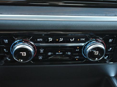 New 2026 GMC Sierra 1500 SLT w/ SLT Premium Package image 32