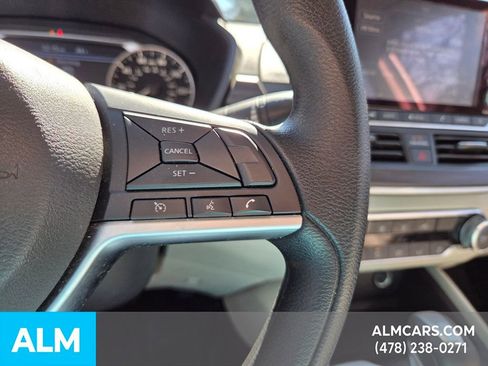 Used 2025 Nissan Altima 2.5 SV image 24