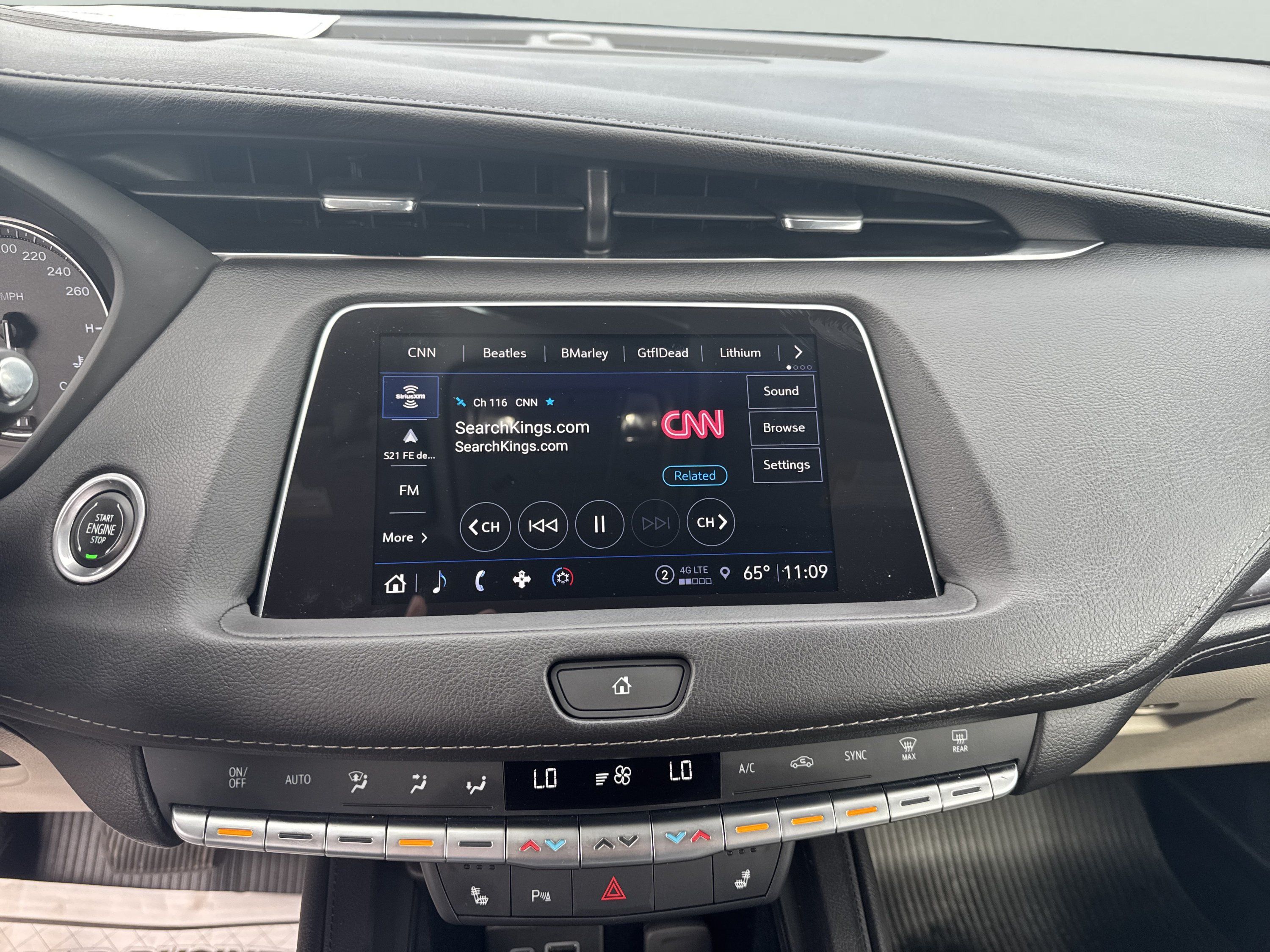 Used 2022 Cadillac XT4 Luxury AWD/4WD image 16