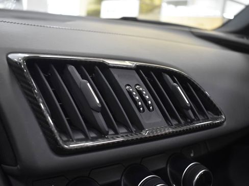 Used 2017 Audi R8 V10 w/ Carbon Exterior Package image 44