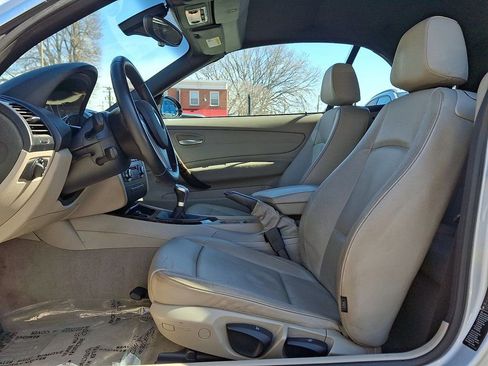Used 2008 BMW 135i Convertible image 11