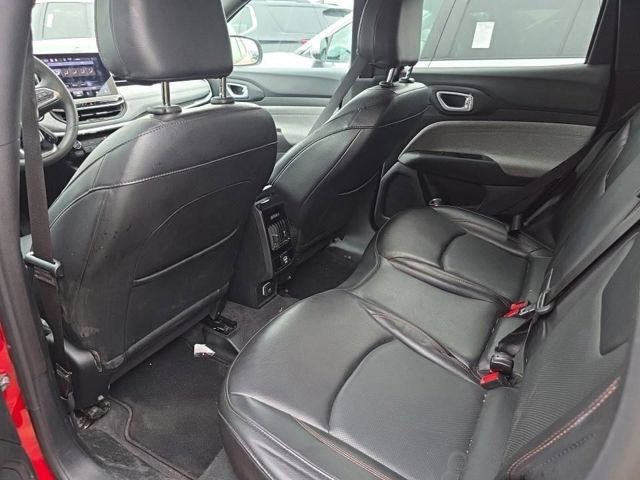 Used 2023 Jeep Compass Latitude w/ Sun and Sound Group AWD/4WD image 10