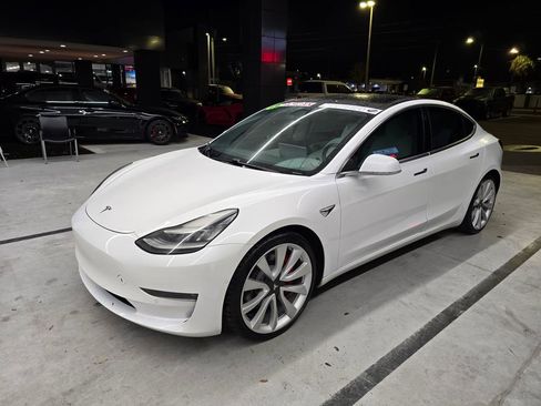 Used 2019 Tesla Model 3 Performance image 2