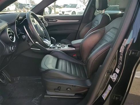 Used 2023 Alfa Romeo Stelvio Veloce image 11
