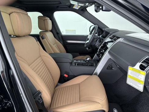 New 2026 Land Rover Discovery Limited Edition image 32