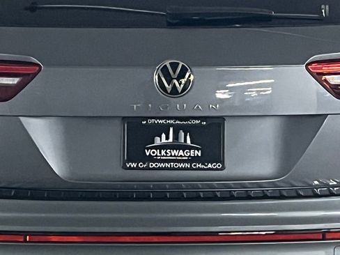 Used 2023 Volkswagen Tiguan SE R-Line AWD/4WD image 34