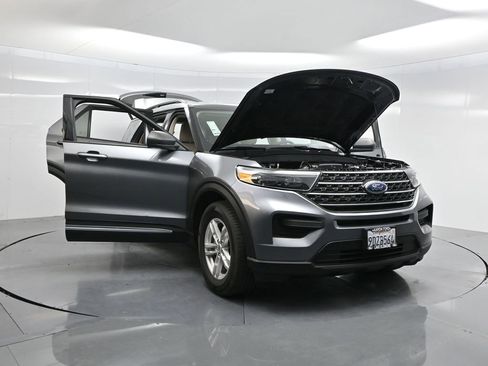 Used 2022 Ford Explorer XLT image 44
