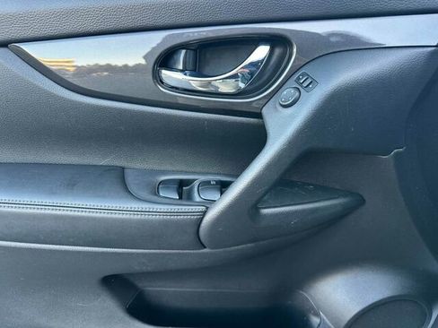 Used 2020 Nissan Rogue S w/ Special Edition Package image 13