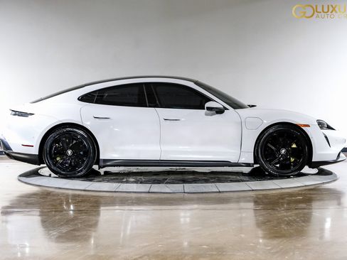 Used 2023 Porsche Taycan image 9