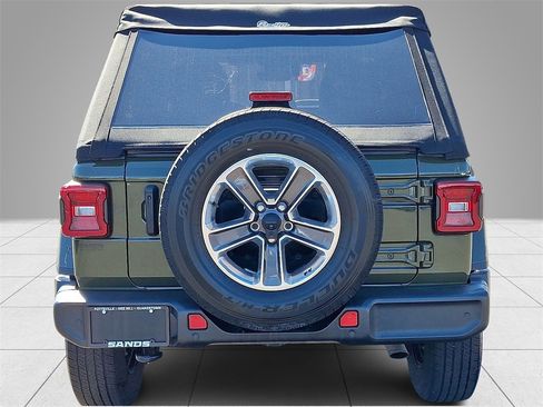 Used 2021 Jeep Wrangler Unlimited Sahara image 6