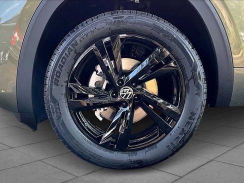 New 2026 Volkswagen Atlas Cross Sport SEL R-Line image 11