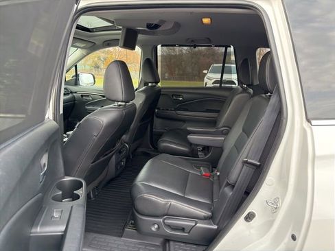 Used 2020 Honda Pilot Touring image 16