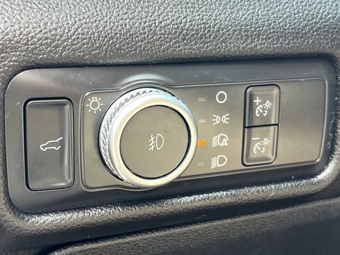 Used 2021 Ford Explorer XLT w/ Equipment Group 202A image 26