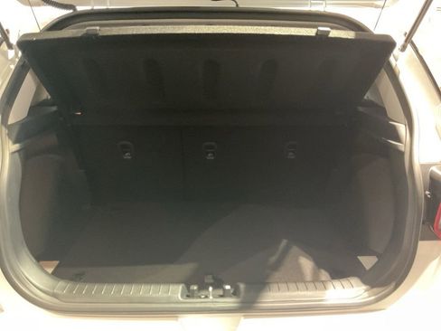 New 2025 Hyundai Venue SEL image 18