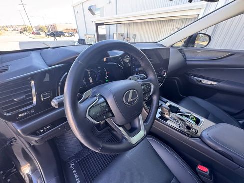 Used 2024 Lexus NX 350h AWD w/ Vision Package image 12
