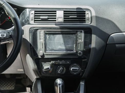 Used 2017 Volkswagen Jetta Sport FWD image 26