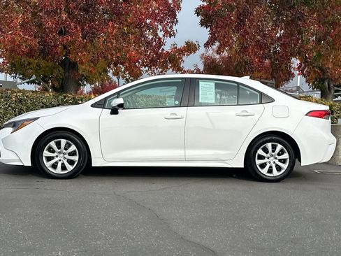 Used 2024 Toyota Corolla LE image 7