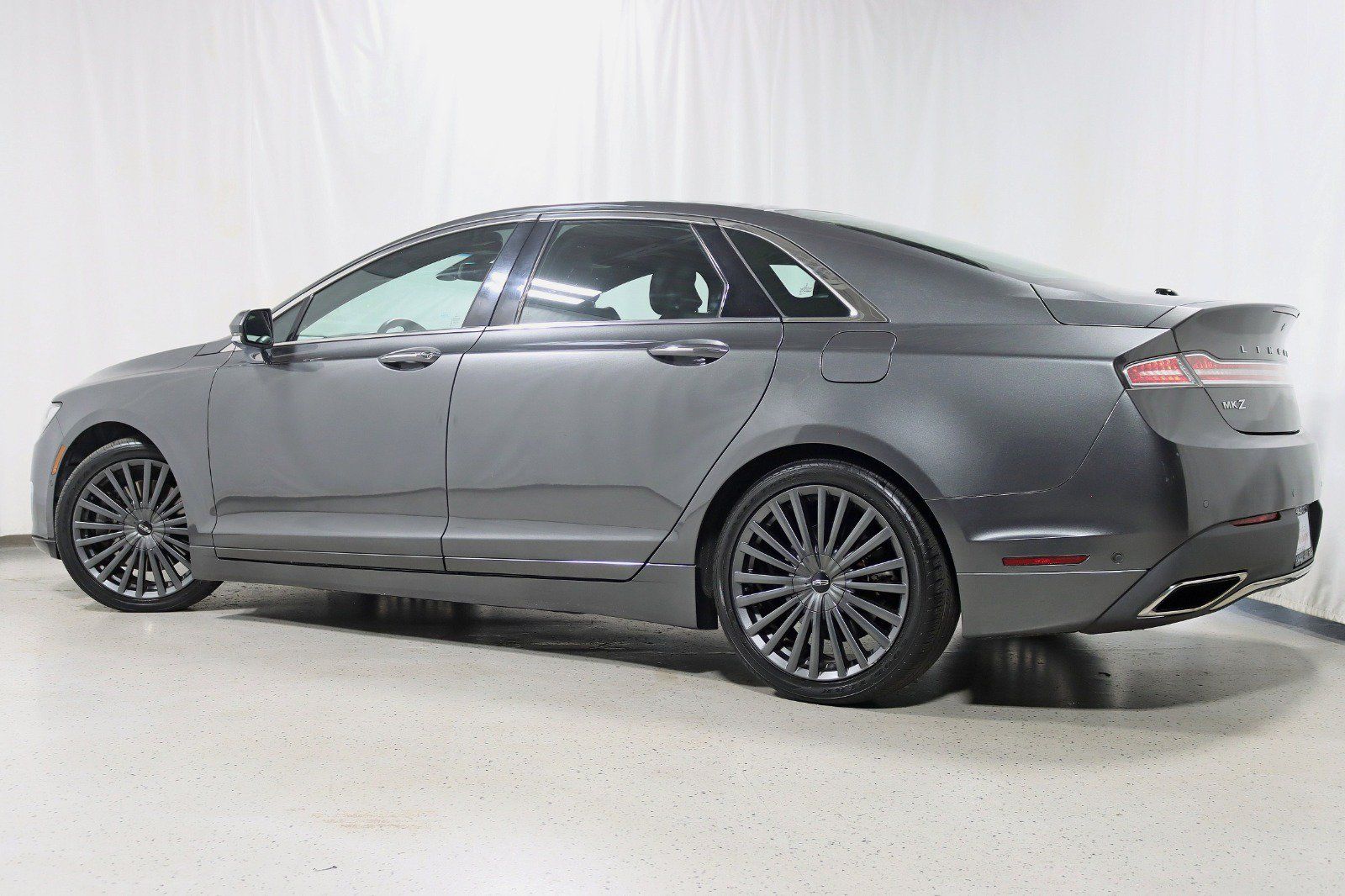 Used 2018 Lincoln MKZ Reserve w/ Technology Package AWD/4WD image 9