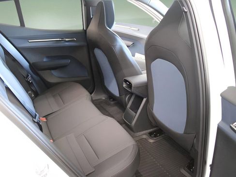 New 2026 Volvo EX30 Ultra w/ Protection Package Premier image 18