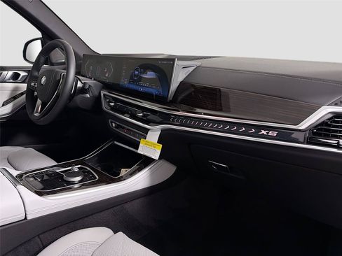 New 2026 BMW X5 xDrive40i w/ Climate Comfort Package AWD/4WD image 30