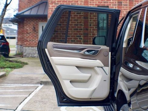 Used 2023 GMC Yukon Denali image 43