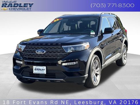 Used 2022 Ford Explorer XLT w/ Equipment Group 202A image 1