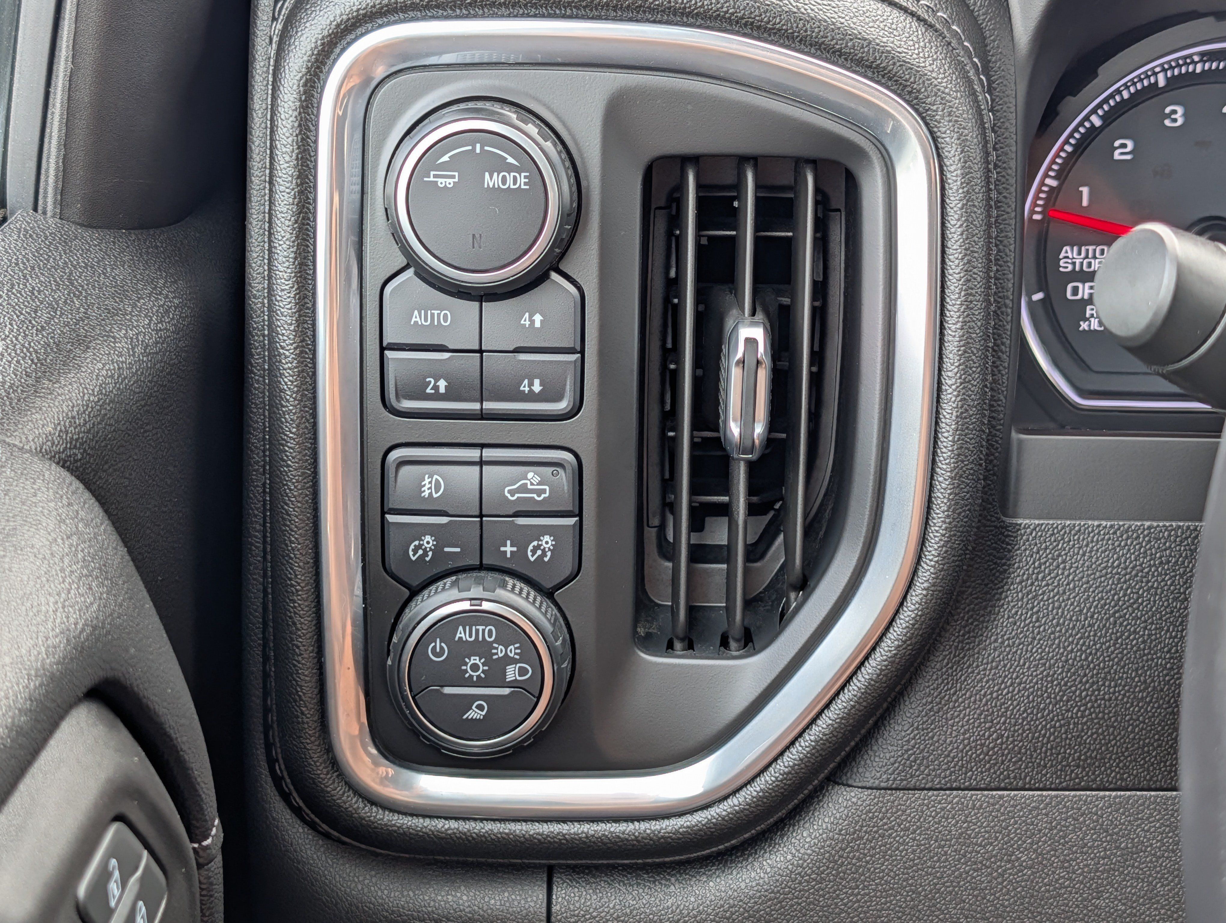 Used 2020 Chevrolet Silverado 1500 RST AWD/4WD image 26