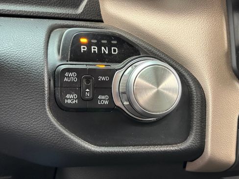Used 2019 RAM 1500 Laramie AWD/4WD image 9