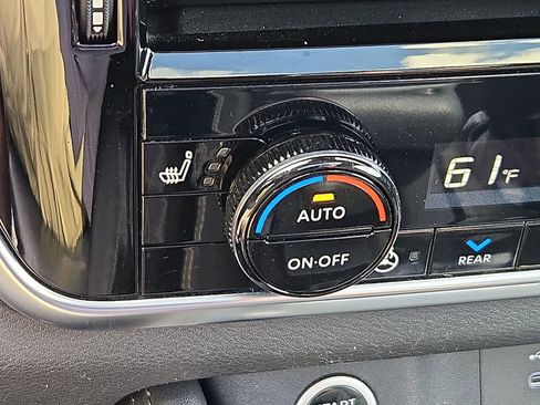 Used 2023 Nissan Rogue SL w/ SL Premium Package image 25