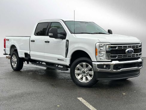 Used 2023 Ford F350 XLT image 1