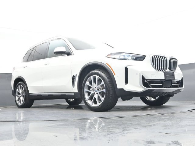 Certified 2024 BMW X5 xDrive40i w/ Parking Assistance Package AWD/4WD image 32
