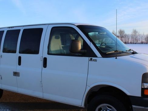Used 2012 Chevrolet Express 2500 LT w/ LT Preferred Equipment Group image 5