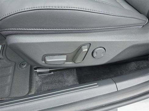 Used 2024 Kia Niro EX image 22