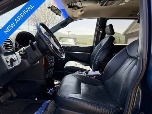 Used 2002 Chrysler Town & Country LXi AWD/4WD image 9