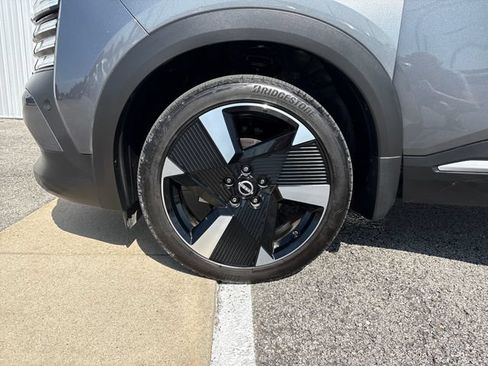 Certified 2025 Nissan Kicks SR AWD/4WD image 27