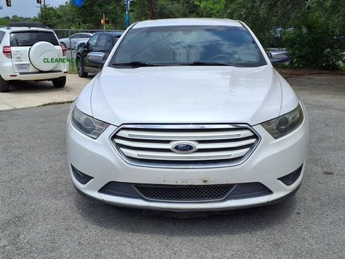 Used 2014 Ford Taurus Limited FWD image 2