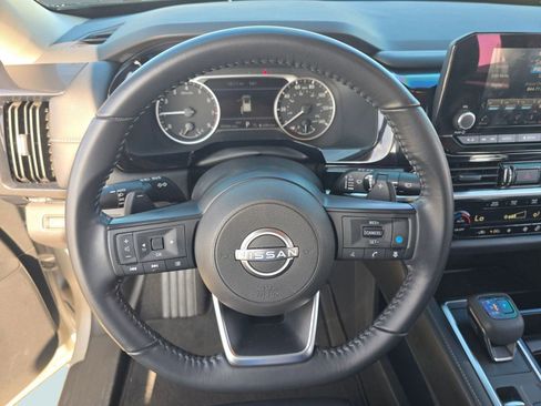 Used 2024 Nissan Pathfinder SV w/ SV Premium Package image 15