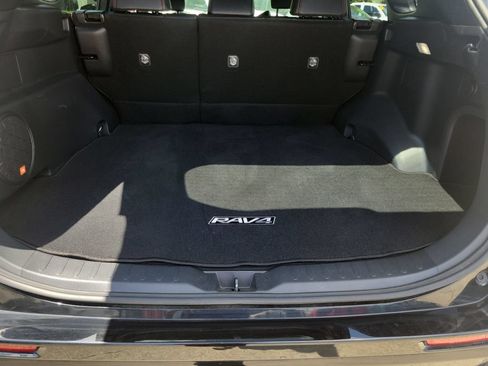 Certified 2025 Toyota RAV4 XSE AWD/4WD image 33
