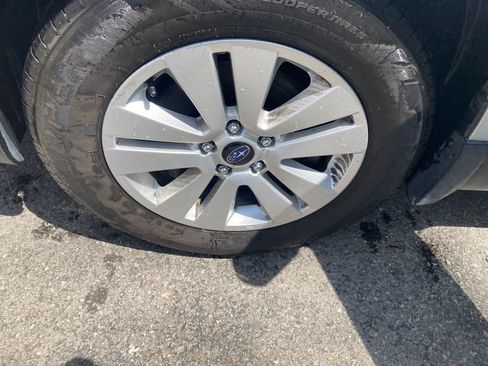 Used 2017 Subaru Outback 2.5i Premium AWD/4WD image 34