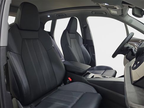 Certified 2025 Audi Q5 Prestige image 12