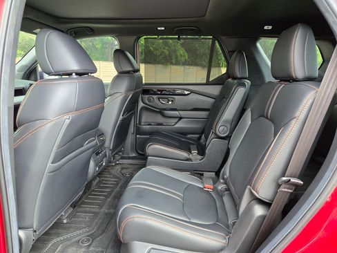 Used 2024 Honda Pilot TrailSport image 14