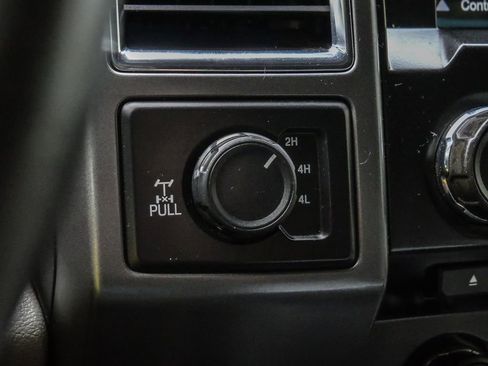 Used 2017 Ford F150 XLT w/ Equipment Group 302A Luxury AWD/4WD image 30