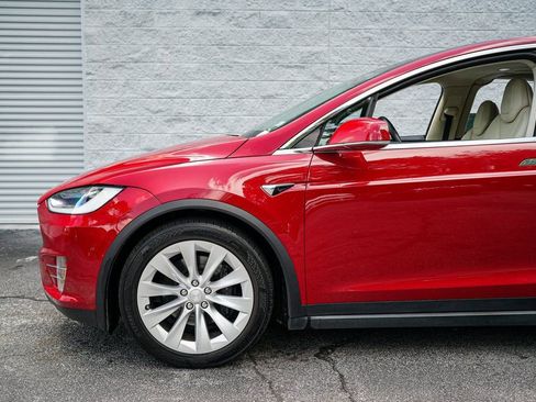 Used 2018 Tesla Model X 100D image 10