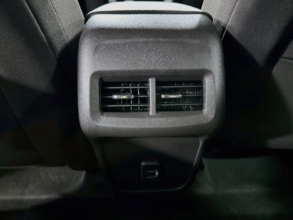 Used 2024 Chevrolet Equinox LT w/ Driver Convenience Package AWD/4WD image 27