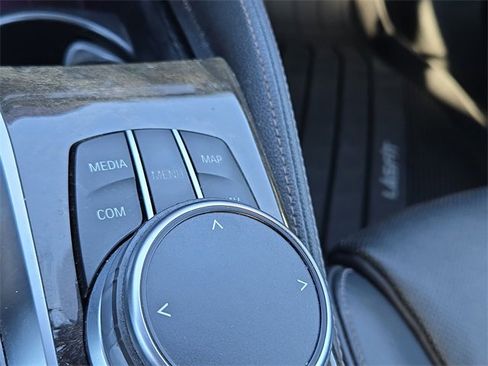 Used 2019 BMW M550i xDrive w/ Dynamic Handling Package image 14